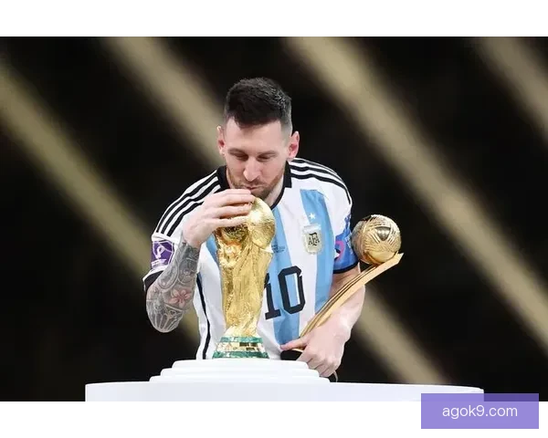 利马联盟球员忆与梅西换球衣 梦想成真致敬心中偶像世界巨星赛场瞬间